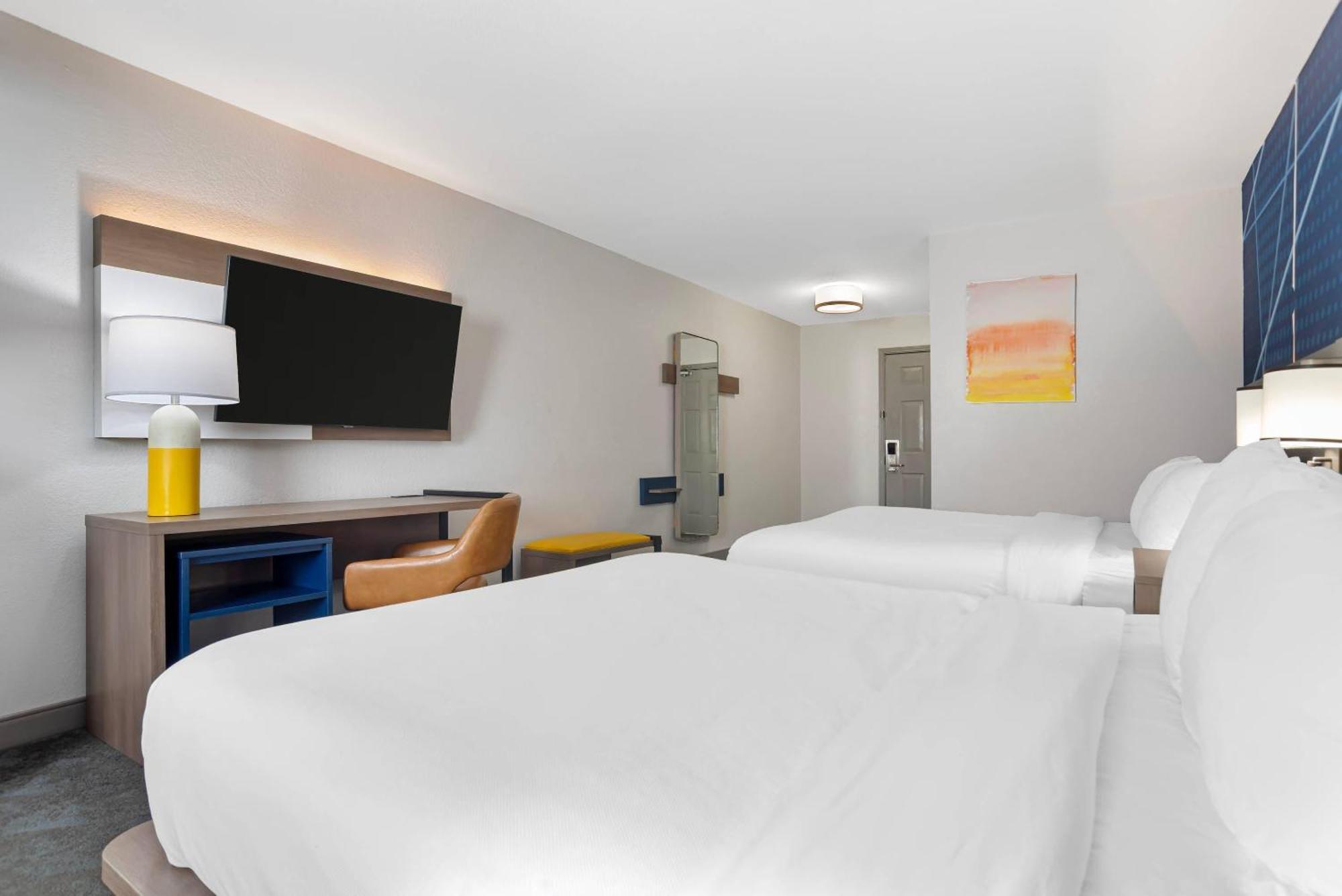 Standard Queen Room Two Queen Beds Non Smoking