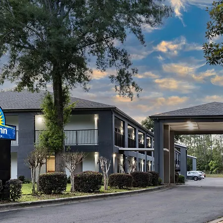 Days Inn By Wyndham Pensacola I-10-2